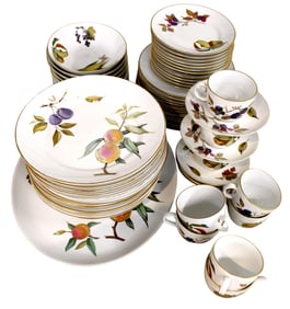 Royal Worcester Evesham 62 pieces dinnerware