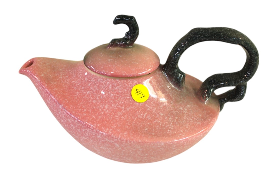 Vintage Hull Aladdin style pottery pink teapot, 7"h x 11"l x 7"w (1 of 4)