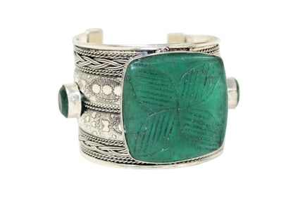 Large handmade emerald cuff silver bracelet in box, size as photo'd 3"x2.5"