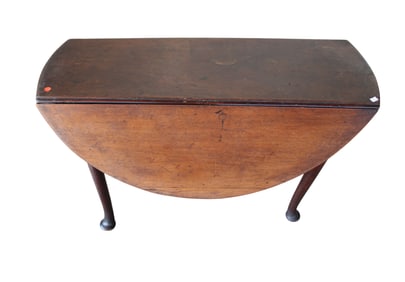 Antique mahogany drop leaf QA breakfast table