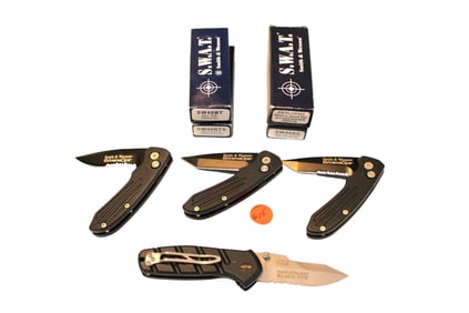 3 Smith & Wesson extreme ops knives in boxes 1 is black ops