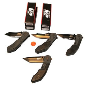4 Smith & Wesson military police knives in boxes