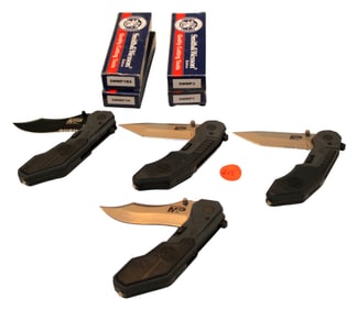 4 Smith & Wesson military police knives in boxes