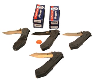 4 Smith & Wesson military police knives in boxes