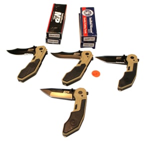 4 Smith & Wesson military police knives in boxes