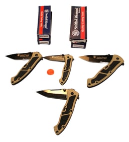 4 Smith & Wesson special ops knives in boxes