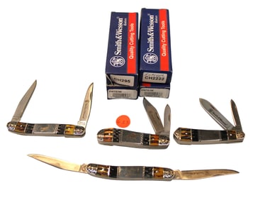 4 Smith & Wesson etched pocket knives: faith CH787, scorpion CH787, shriner CH295, shriner CH2222