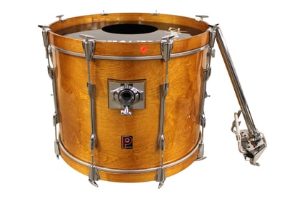 Premier #75917 maple bass drum in good condition. 23" dia x 19"