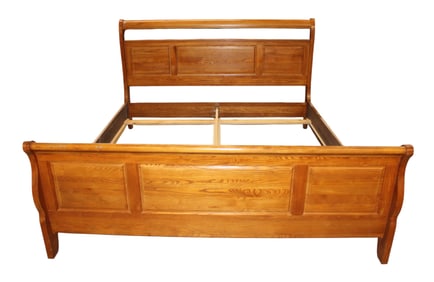 Country paneled king size iron accented bed