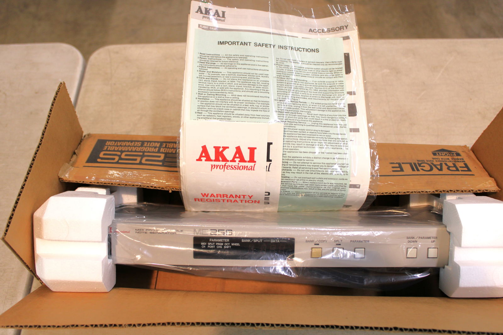 AKAI Professional ME25S MIDI Programmable Note Separator (1 of 4)