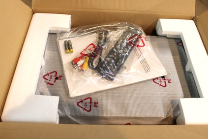New in Box Daewoo DVD-5700 DVD/VCD/S-VCD/Audio CD/MP3 Player