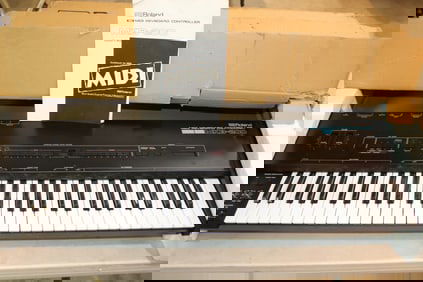 Roland MIDI Keyboard Controller MKB-200