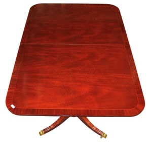 Beautiful Kindel Winterthur Coll. Dining Table