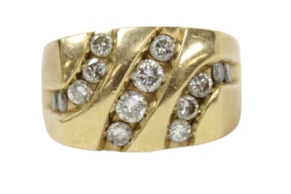 Heavy solid 14kt gold diamonds ring size 11.25