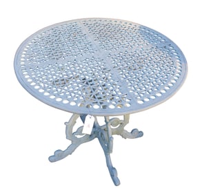 Vintage heavy cast aluminum 32" patio bistro table