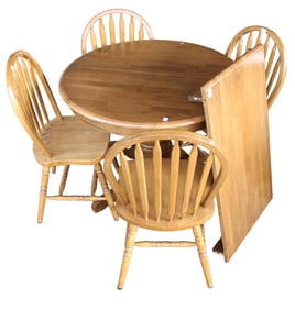 Nice solid maple 5 piece breakfast table set with leaves