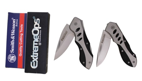 2 Smith and Wesson knife, extreme ops with boxes