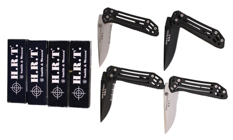 4 Smith and Wesson knives, assorted with boxes