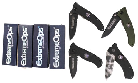 4 Smith and Wesson knives, extreme ops with boxes