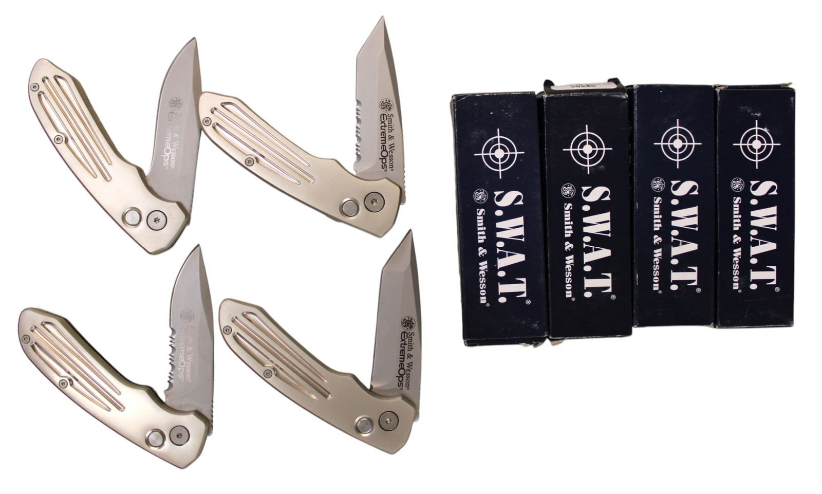 4 Smith and Wesson assorted swat knives with boxes (1 of 2)