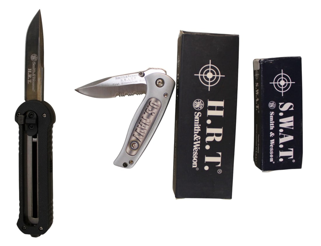 2 Smith and Wesson knives, swat navy, hrt (1 of 3)