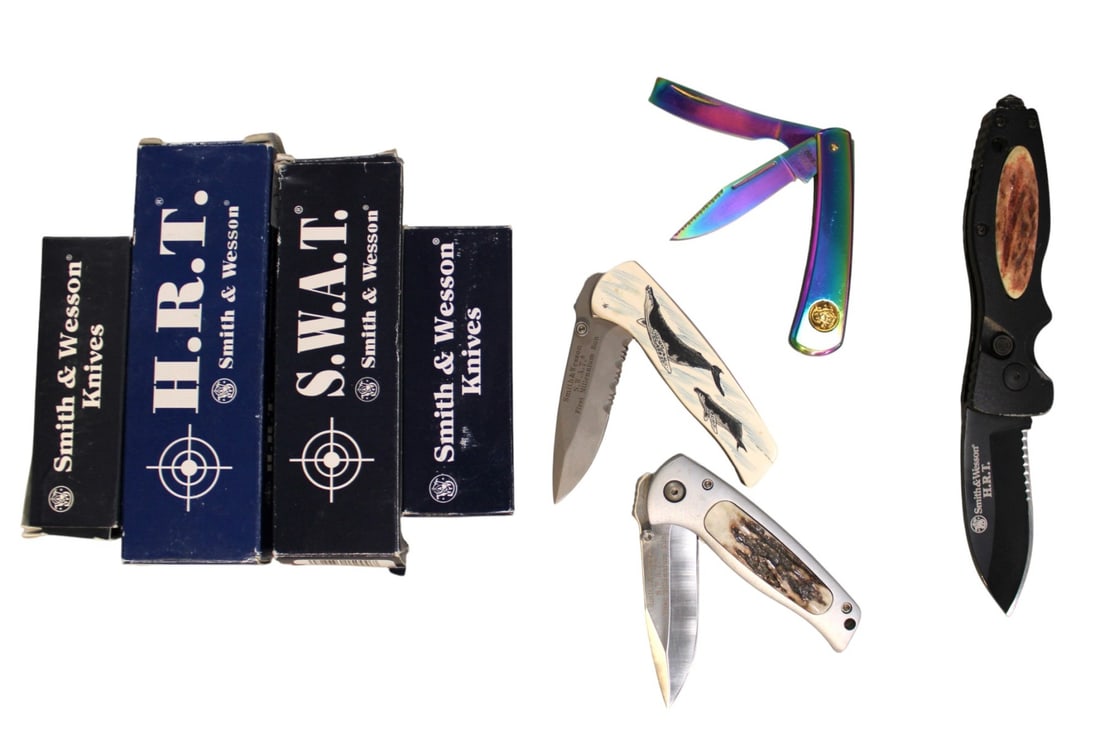 4 Smith and Wesson knives, 2 1st millennium  run (1 of 2)