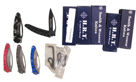 5 Smith and Wesson knives assorted