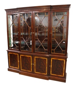 Beautiful Stickley china cabinet with fitted interior