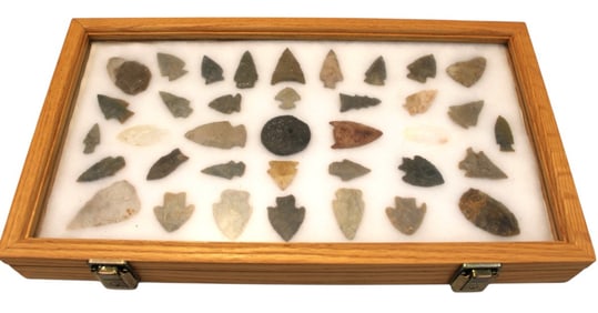Native Amer. artifacts arrow heads in oak case