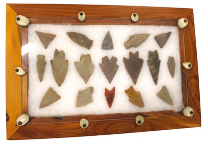 Native Amer. artifacts arrow heads in maple case