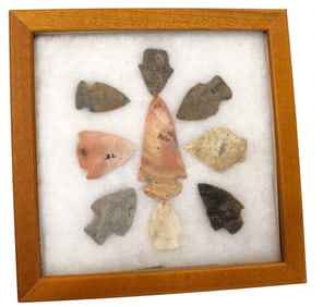 Native Amer. artifacts arrow heads in pine case