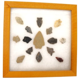 Native Amer. artifacts arrow heads in pine case