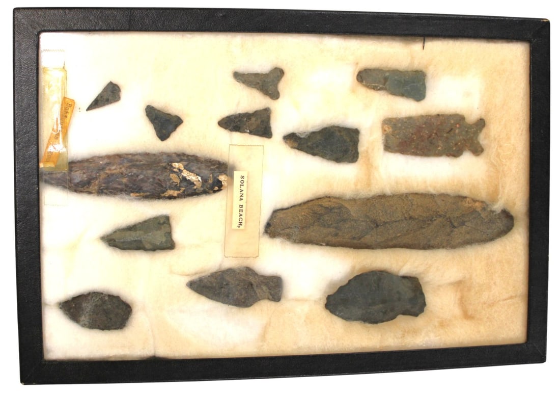 Native Amer artifacts arrow heads with province (1 of 3)