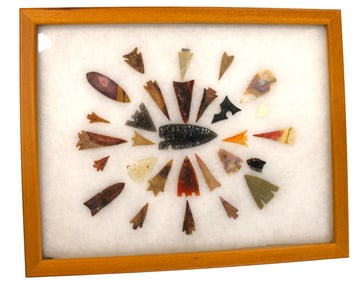 Native Amer artifacts arrow heads in pine case