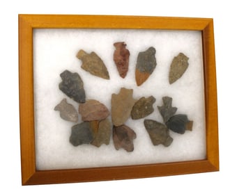 Native Amer. artifacts arrow heads in pine case