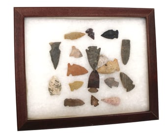 Native Amer. artifacts arrow heads in walnut case