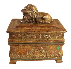 Porcelain lidded lion head box