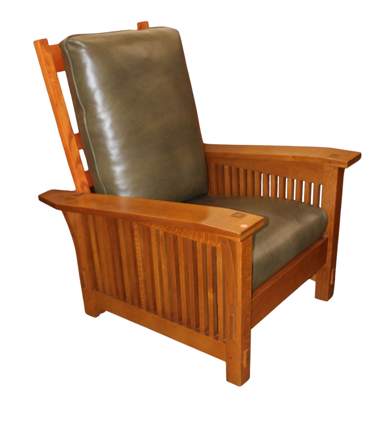 Stickley mission oak green leather morris chair: Nice Stickley mission oak and green leather morris chair, original finish, structurally sound and in good condition with no noticeable issues. 41"h x 33"w x 37.5"d seat height 18"