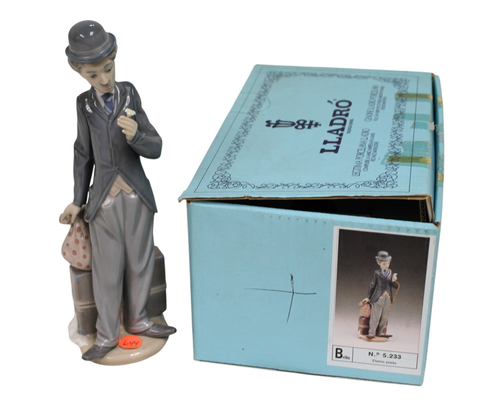 Vintage Lladro Brillo No. 5.233 Eterno poeta: Vintage Lladro Brillo No. 5.233 Eterno poeta with original box. Box 6"h x 12"l x 7.5"d