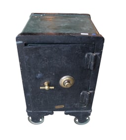 Antique cast iron safe Union Premier Food Stores Inc 8-16