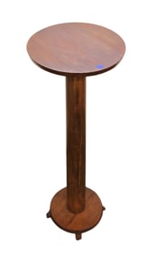 Antique mahogany pedestal