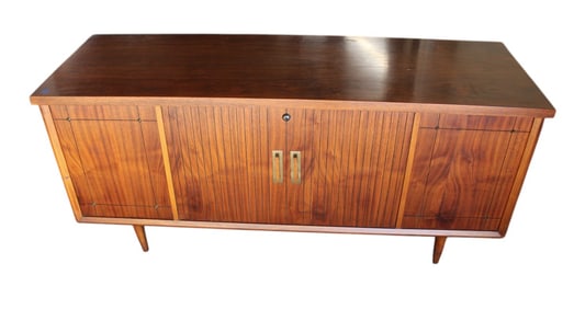 Mid century modern Lane Furn. walnut cedar chest