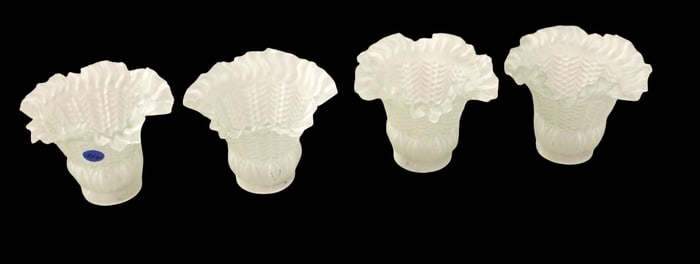 Set of 4 fluted lace Italian glass light fixture shades