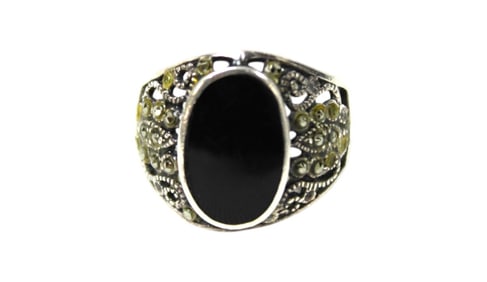 Sterling silver onyx and inlaid marcasite ring size 7.75