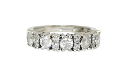 9kt white gold and .95ct diamond ring size 5