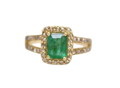 14k yellow gold .93ct emerald .44ct diamond ring