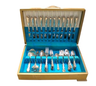 64pc 1881 Rogers Flatware in wood box