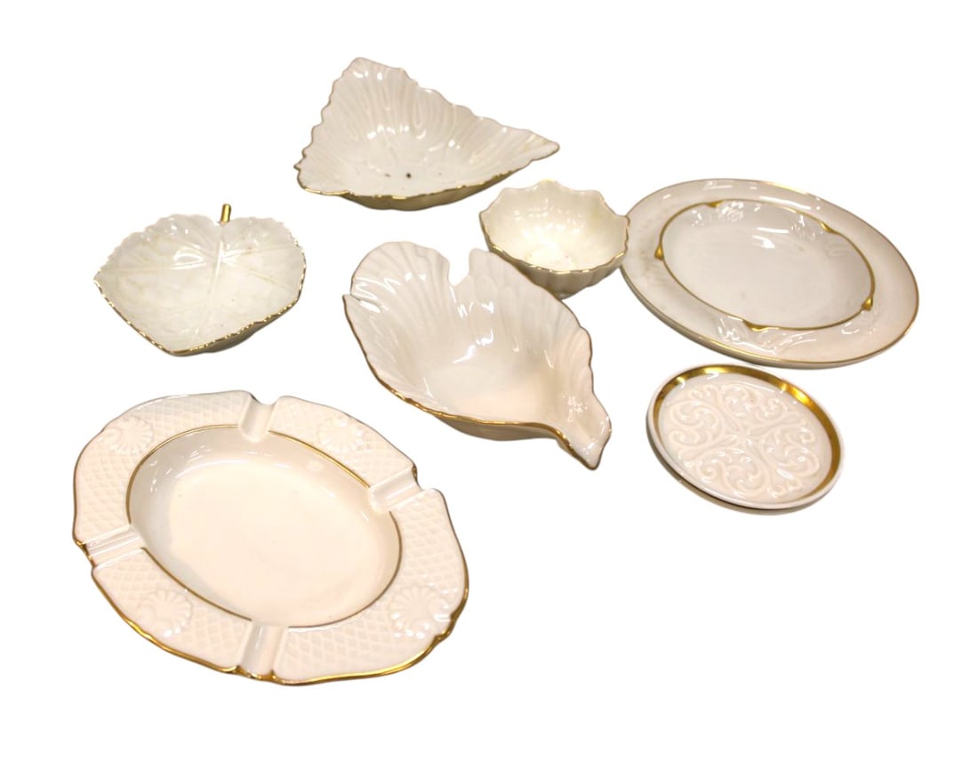 8 pieces of mixed Lenox: 8 pieces of mixed Lenox.