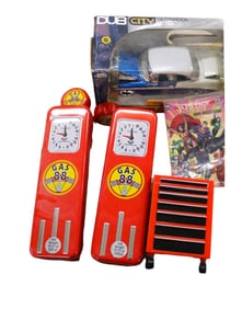 Mixed lot of die cast cars and toys.