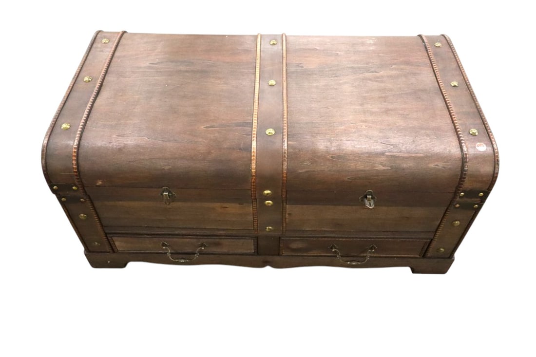 Trunk style 2 drawer lift top coffee table (1 of 5)